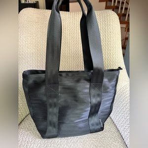 Maggie Bags seatbelt bag